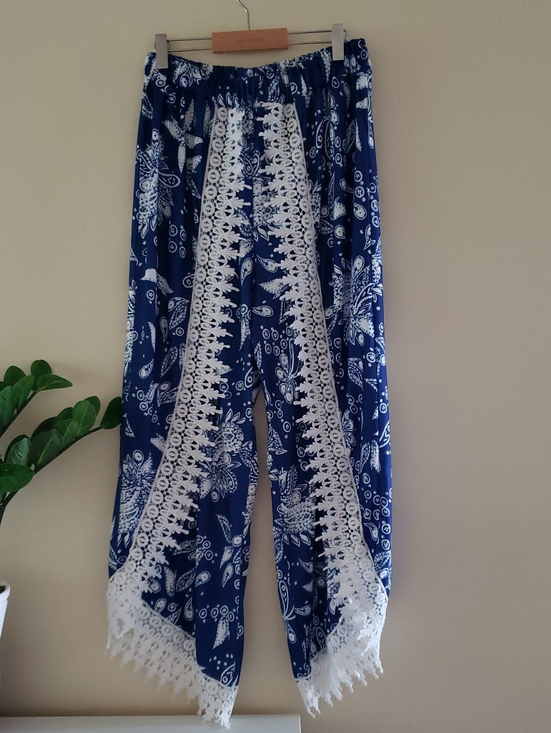 Source Unknown Pants - Unbranded NWOT Embroidered Bohemian Assymetrical Pull On Pant - M